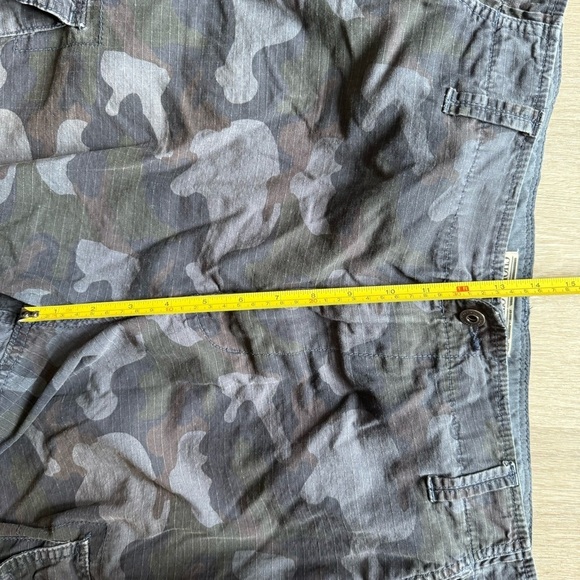 Chor Dark Gray Camouflage Cargo Shorts Size 38 Streetwear Industrial Basic - Picture 5 of 8